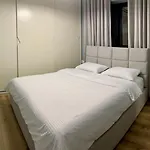 Zoi\'S Apartment